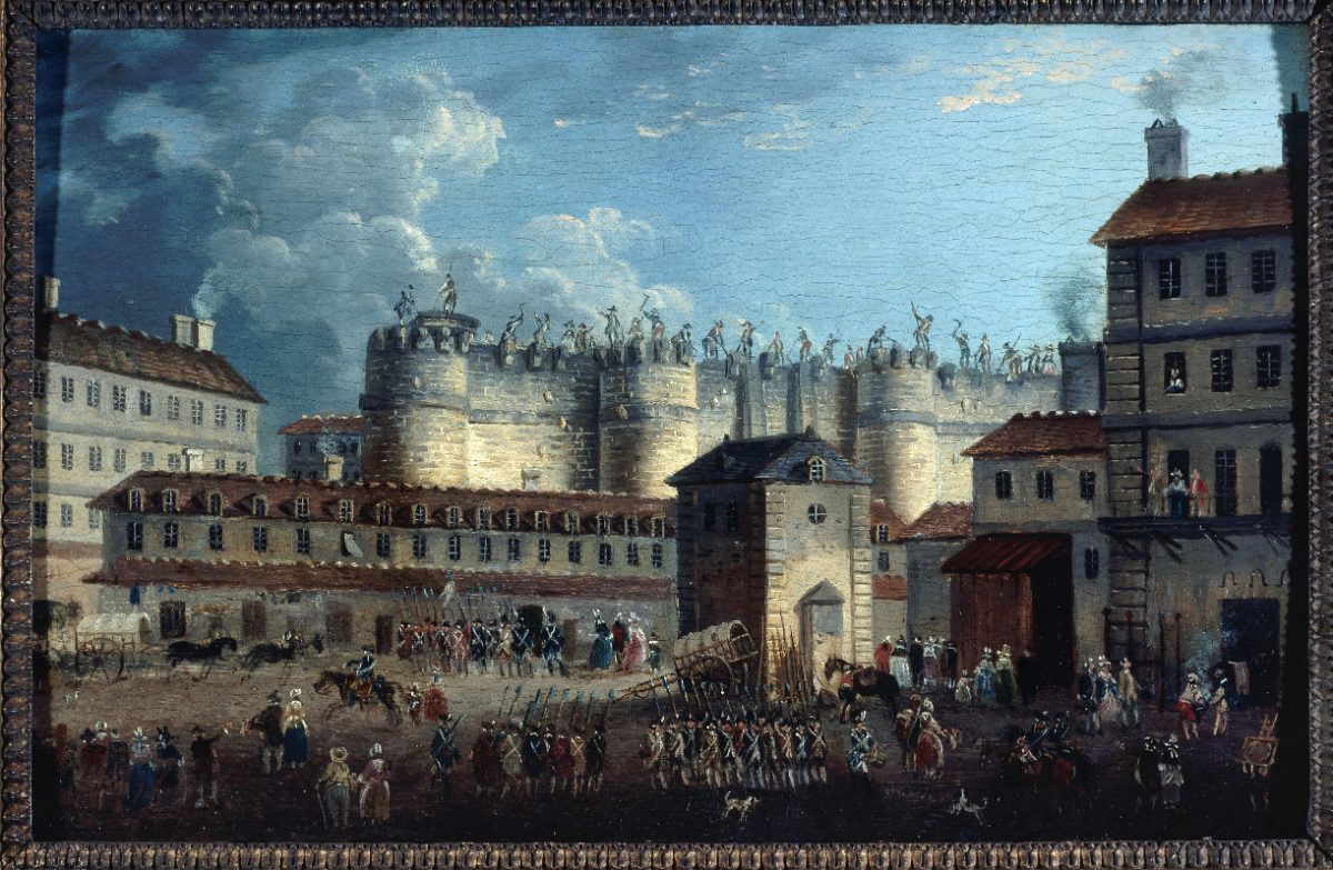 Des ouvriers démolissent à la pioche les huit tours de la Bastille sous les yeux des Parisiens, juillet 1789.
