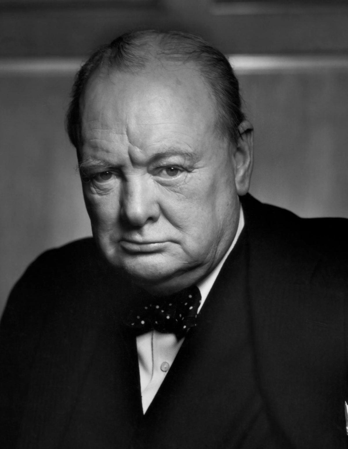 Winston Churchill photographié à Ottawa le 30 décembre 1941 par Yousuf Karsh, portrait dit « Le Lion rugissant ».