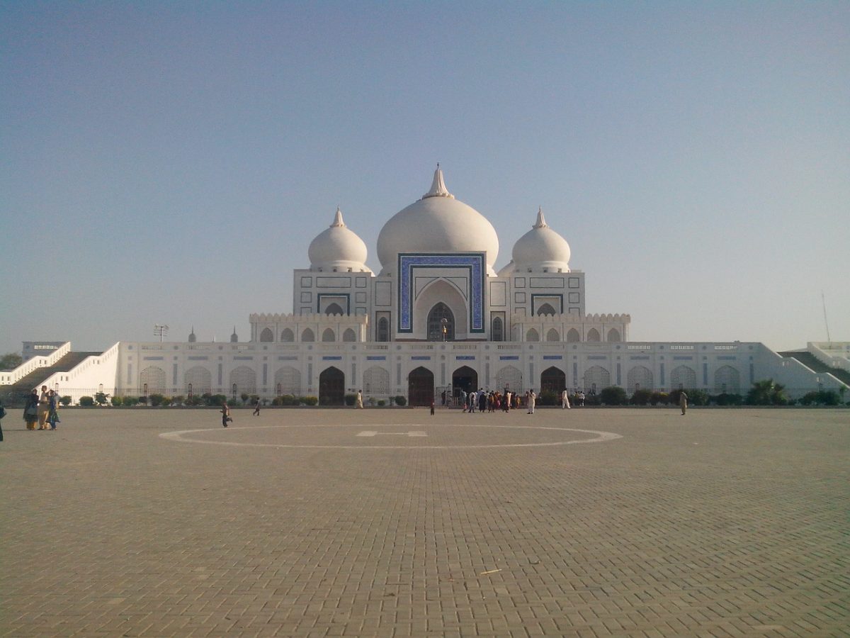Le mausolée de la famille Bhutto à Garhi Khuda Bakhsh, près de Larkana, dans le Sindh pakistanais.