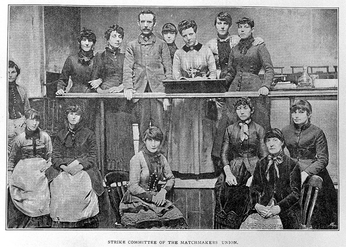 Le comité de grève du syndicat des allumettières, photographié à Londres après le débrayage de juillet 1888.