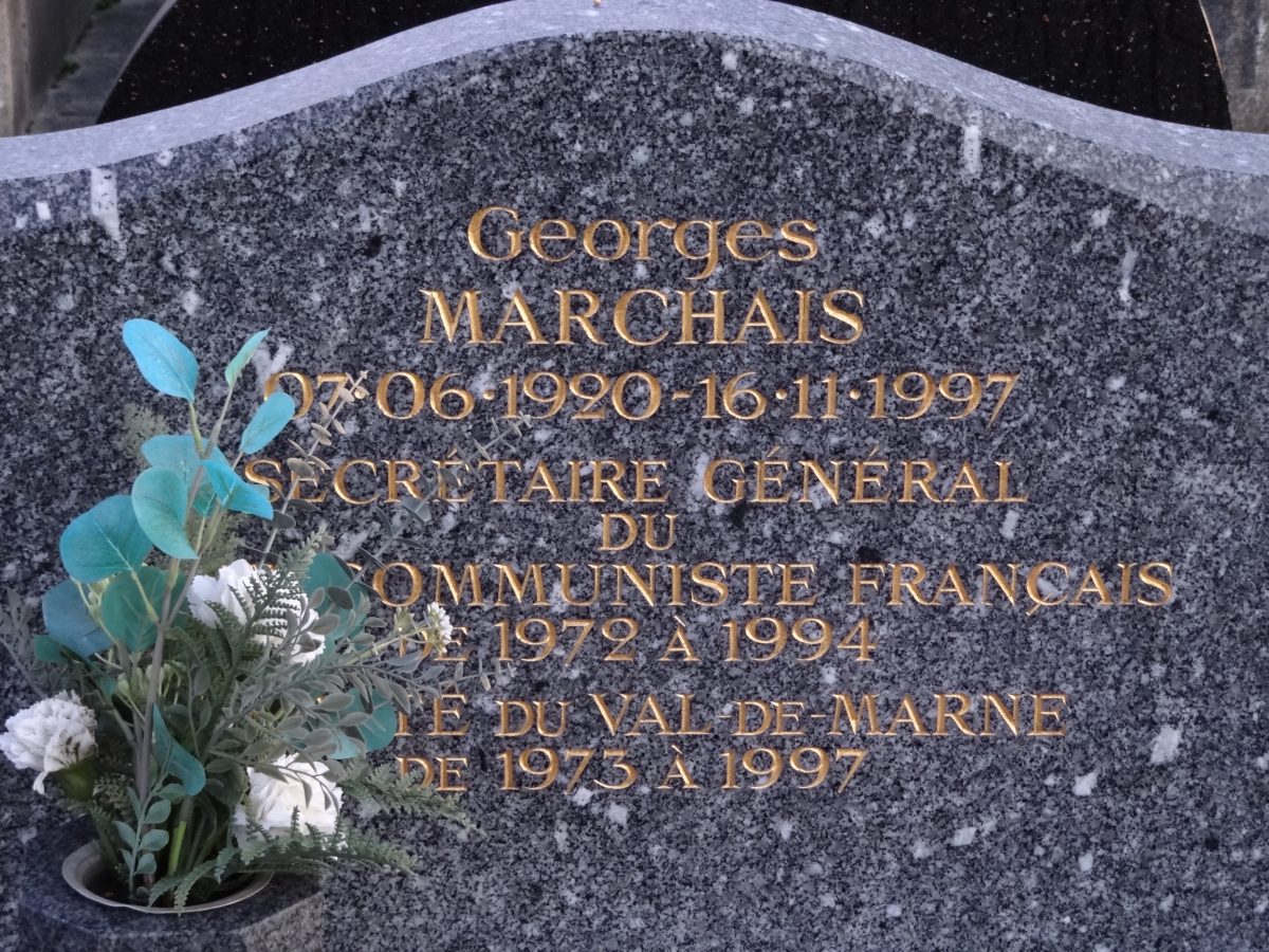 La stèle de Georges Marchais au cimetière ancien de Champigny-sur-Marne, où il repose depuis 1997.