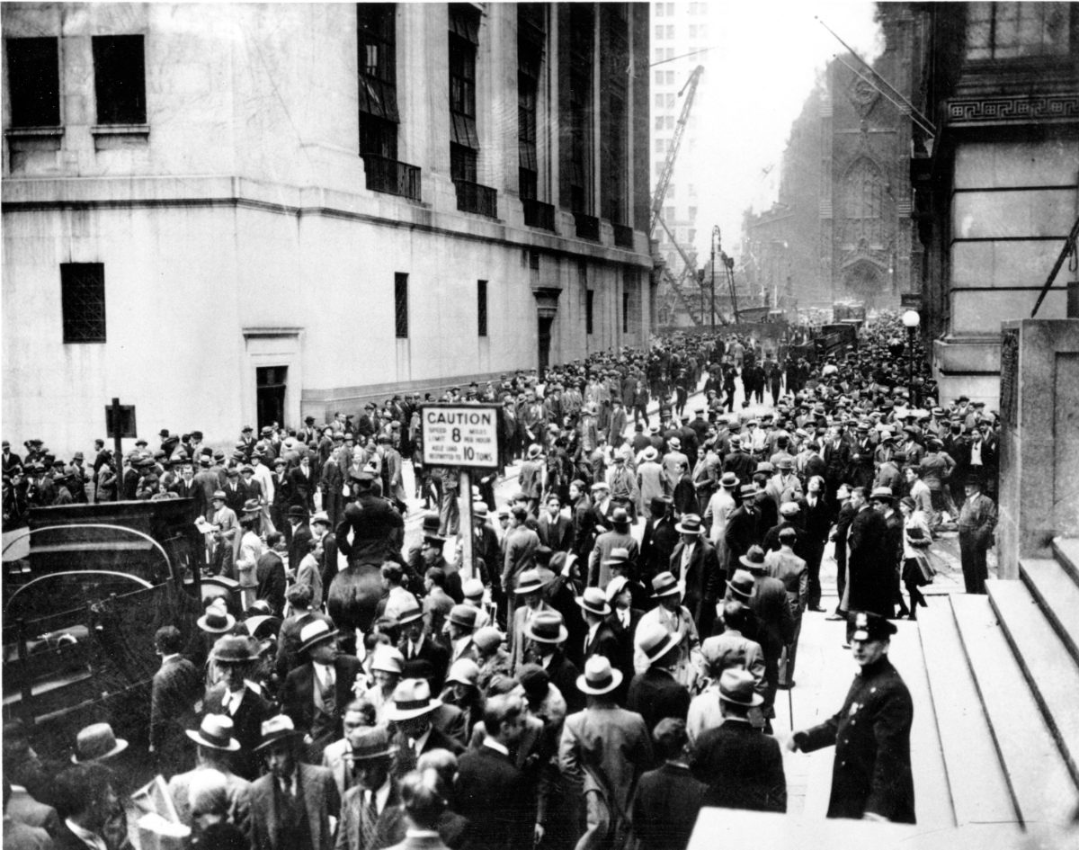 La foule massée dans Wall Street devant la Bourse de New York, le 24 octobre 1929.